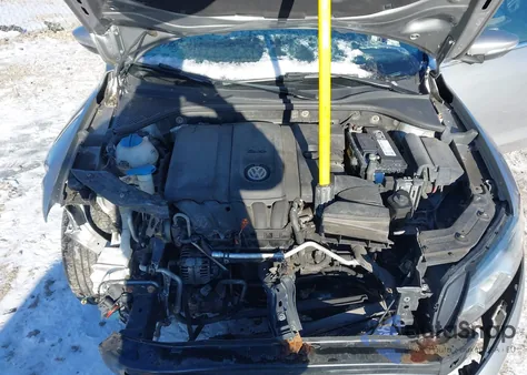 2012 Volkswagen Passat 2.5L Se z USA, uszkodzony, nr VIN 1VWBH7A37CC093862